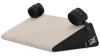liberator bondage wedge cream - poduszka klinowa z kajdankami,,8 cm