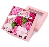 Flowerbox mydlane róże duże mydełka piękny prezent na różne okazje