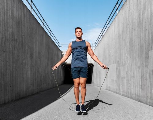 SKAKANKA BOKSERSKA Z OBCIĄŻENIEM OBROTOWYMI GŁOWICAMI REGULOWANA WYTRZYMAŁA na Arena.pl