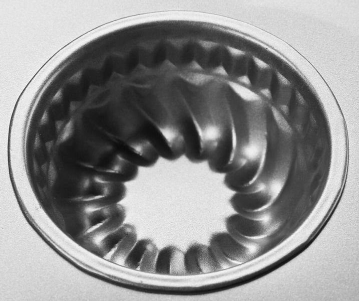 Forma blacha do pieczenia nieprzywieralna IDEAL babka karbowana 12 muffinek babeczek non-stick zdjęcie 2