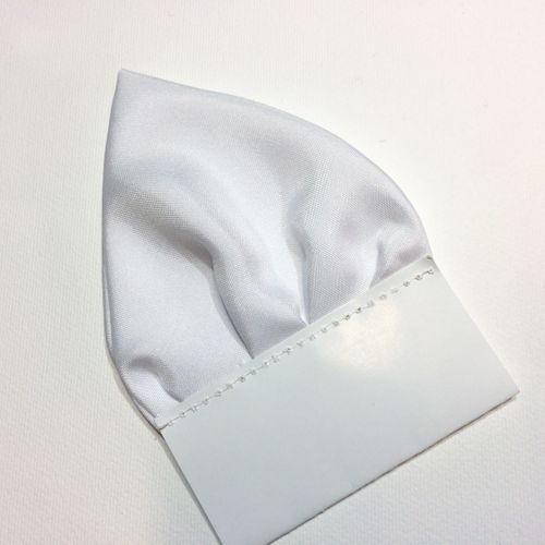 Biała poszetka trójkątna "Wypustka" na Arena.pl