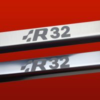 Listwa progowa VOLKSWAGEN GOLF MK5 R32 Stal nierdzewna 304 połysk 2szt