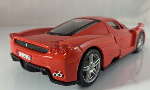 auto 1:24 enzo ferrari red (12) 0065 na Arena.pl