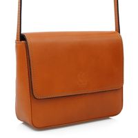 VERA PELLE torebka skórzana listonoszka z klapą i paskiem V109 camel