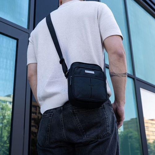 Saszetka męska na ramię mała torba sportowa do pracy czarna lekka na Arena.pl