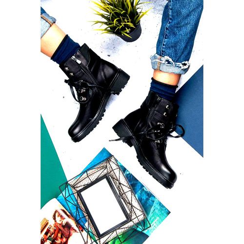 Czarne sznurowane workery r.41 na Arena.pl