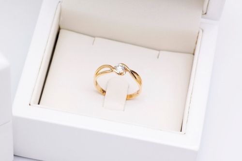 Złoty pierścionek PZD4357 - Diament na Arena.pl