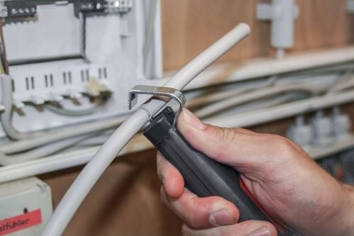 ŚCIĄGACZ IZOLACJI DO KABLI 4-28mm 44240 WIHA na Arena.pl