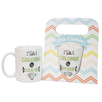 kubek ceramiczny w ozdobnym opakowaniu z napisem "Taki chłopak to skarb"