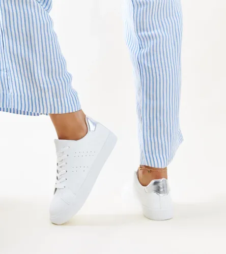 Biało-srebrne sneakersy Akila 41 na Arena.pl