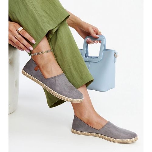 Szare tenisówki r.39 na Arena.pl