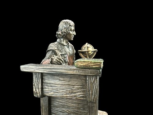 RZEŹBA - MIKOŁAJ KOPERNIK VERONESE  WU77094A4 na Arena.pl