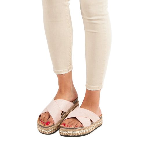 Klapki na platformie r.37 na Arena.pl