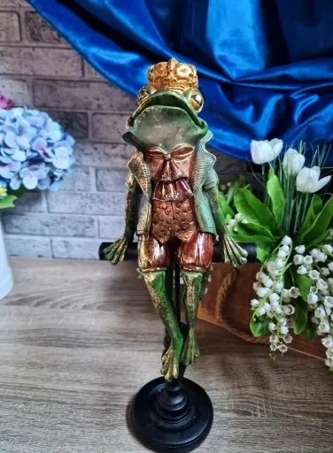 FIGURKA FIGURA ŻABA ŻABKA SIEDZĄCA W KORONIE model II zdjęcie 2