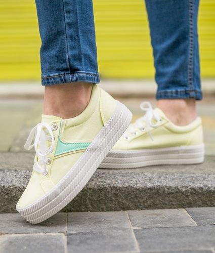 TRAMPKI NA PLATFORMIE Rozmiar - 39 na Arena.pl