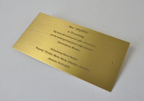 Tabliczka grawerowana z otworami na mocowanie z mosiądzu 18x9cm grubość 1mm na Arena.pl