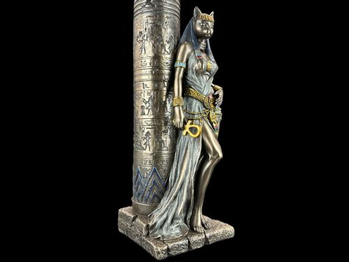 EGIPSKA BOGINI BASTET OPARTA O KOLUMNĘ - świecznik VERONESE (WU76698A4 na Arena.pl