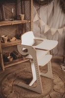 DREWNIANE KRZESEŁKO DO KARMIENIA FUTURE DESIGN MOMCOZY ZE STOLIKIEM OD 6 M