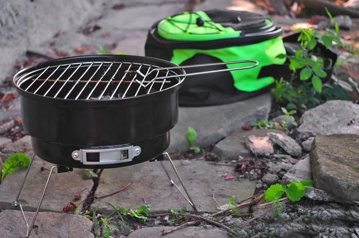 Mały Przenośny Turystyczny Grill na węgiel 26cm/26cm z Torbą w Zestawie ...