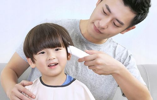 MASZYNKA ELEKTRYCZNA DO STRZYŻENIA WŁOSÓW ENCHEN BOOST-W ZAKRES 3-21MM na Arena.pl