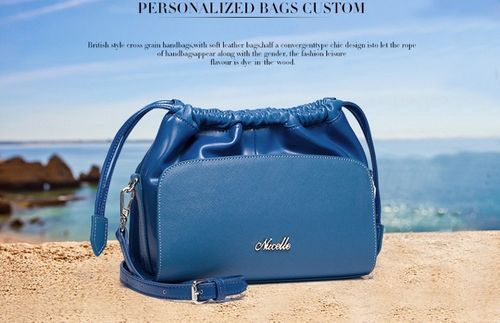 Modna torebka do ręki Niebieska na Arena.pl