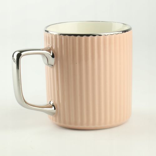 PORCELANOWY KUBEK NA KAWĘ HERBATĘ RÓŻOWY ZDOBIONY ZE SREBRNYM UCHEM 370ML na Arena.pl