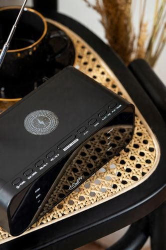 RADIOBUDZIK Z ŁADOWARKA INDUKCYJNA BLUETOOTH na Arena.pl