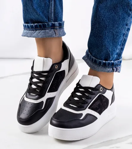 Czarne sneakersy na platformie Coronel 40 na Arena.pl