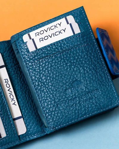 skórzany portfel damski na zatrzask i bigiel ze wzorem w fale - lorenti na Arena.pl