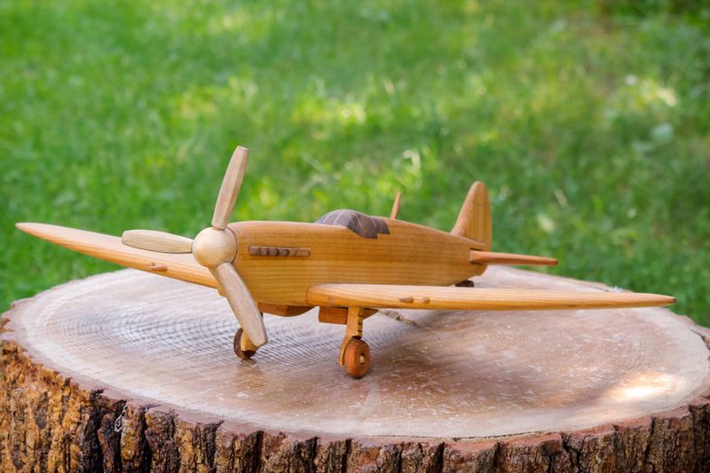 Duży model samolotu "Supermarine Spitfire" zdjęcie 10