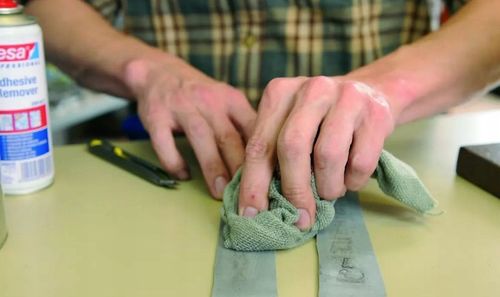 TESA Środek zmywacz w sprayu do usuwania kleju etykiet naklejek taśmy 200ml na Arena.pl