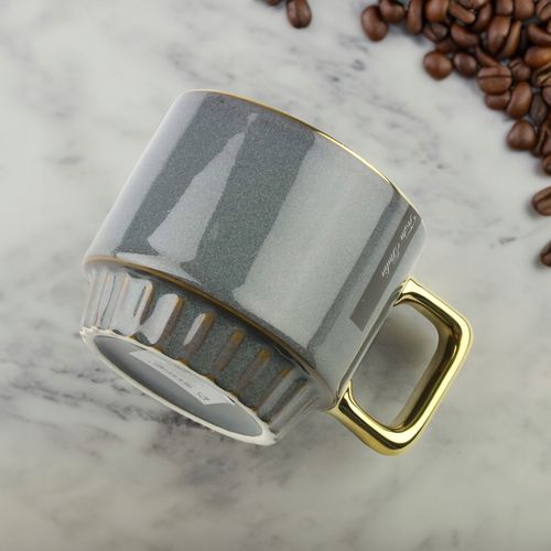 CERAMICZNY KUBEK NA KAWĘ HERBATĘ GRANATOWY ZDOBIONY ZE ZŁOTYM UCHEM 320ML na Arena.pl