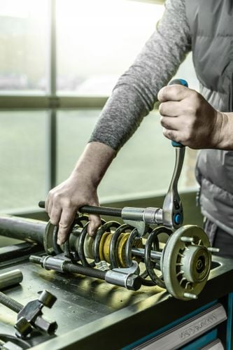 ŚCIĄGACZ DO SPRĘŻYN 2SZT. 305MM HOGERT HT8G247 na Arena.pl