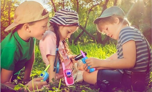 KRÓTKOFALÓWKA DLA DZIECI WALKIE-TAKIE RÓŻOWE WYŚWIETLACZ LATARKA ZESTAW 2EL na Arena.pl