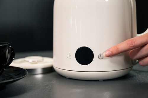 CZAJNIK ELEKTRYCZNY BEZPRZEWODOWY STALOWY RETRO DŹWIĘK BEŻOWY 2200W na Arena.pl