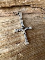 SREBRNY KRZYŻ TORETTO VIN DIESEL Z CYRKONIAMI 925