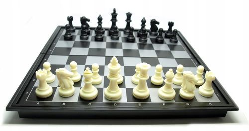 SZACHY MAGNETYCZNE WARCABY TURYSTYCZNE 24 x 24 cm ZAMYKANE W PUDEŁKU na Arena.pl