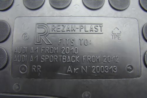 DYWANIKI WYCIERACZKI GUMOWE Audi A1 2010-2018 na Arena.pl