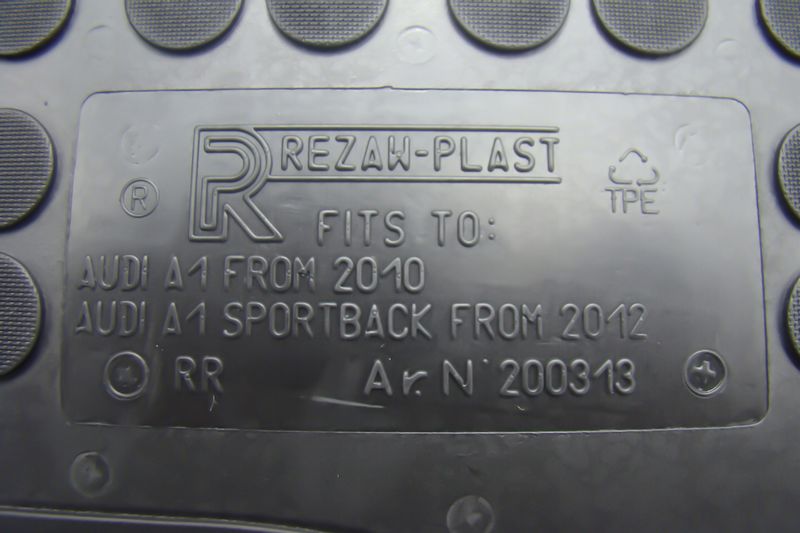 DYWANIKI WYCIERACZKI GUMOWE Audi A1 2010-2018 zdjęcie 15
