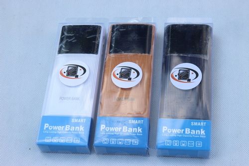 VIP SOLIDNY Mocny Power bank 50000mAh Wyświetlacz 3xUSB Latarka KOLORY na Arena.pl