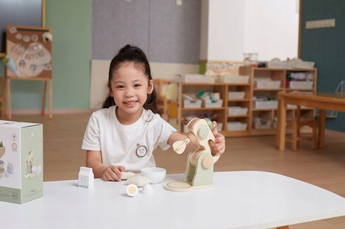 MIĘTOWY ROBOT KUCHENNY ZABAWKOWE MAŁE AGD MIKSER Z AKCESORIAMI 3+ na Arena.pl