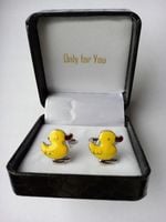 Exciting spinki do mankietów koszuli Audi