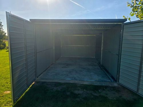 Garaż blaszany 3x5 grafit jednospadowy brama dwuskrzydłowa pion na Arena.pl