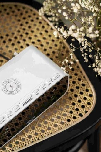 RADIOBUDZIK Z ŁADOWARKA INDUKCYJNA BLUETOOTH na Arena.pl