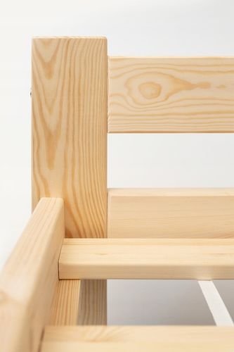 Łóżko sosnowe nielakierowane 80 cm x 200 cm ze stelażem na Arena.pl