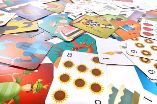 Śpiące Królewny - Gra karciana o smokach rycerzach i śpiących królewnach na Arena.pl