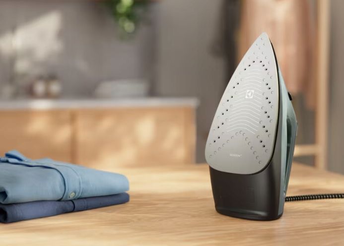 Żelazko Parowe ELECTROLUX Care 500 E5SI2-6OG 2400W Anti Calc zdjęcie 6