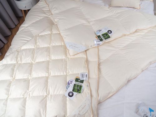 Kołdra puchowa 4 PORY ROKU 155x200 DREAM kremowa na Arena.pl