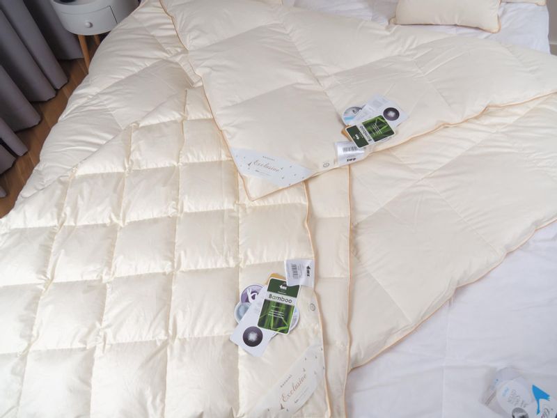 Kołdra puchowa 4 PORY ROKU 155x200 DREAM kremowa zdjęcie 4