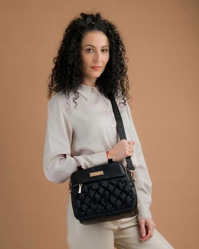 TOREBKA LISTONOSZKA MONNARI PIKOWANA SPORTOWA POJEMNA 3 KOMOROWA Czarny na Arena.pl